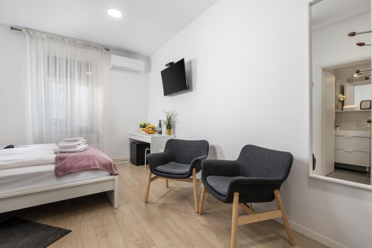 Delta Rooms Rijeka Exterior photo