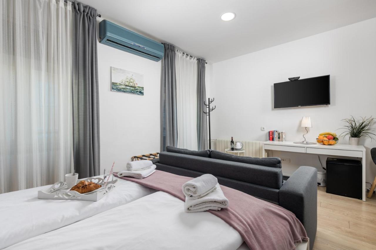 Delta Rooms Rijeka Exterior photo